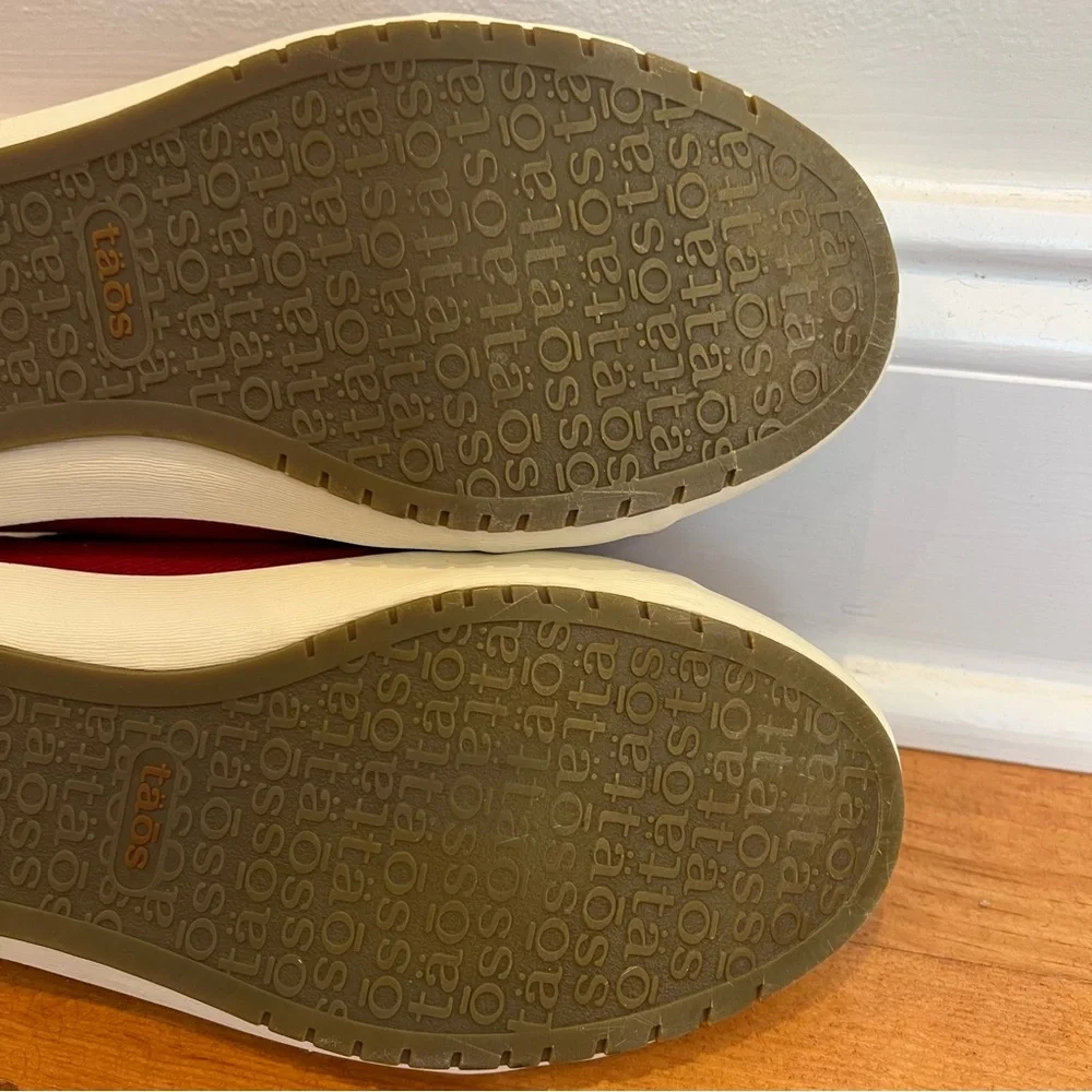 Taos Sneakers Womens 9 Red Canvas Lace Up Moc Star Walking Shoes Comfort Casual - Picture 13 of 15